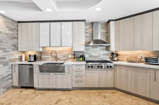 301 Hendricks Isle 6, Fort Lauderdale, FL 33301