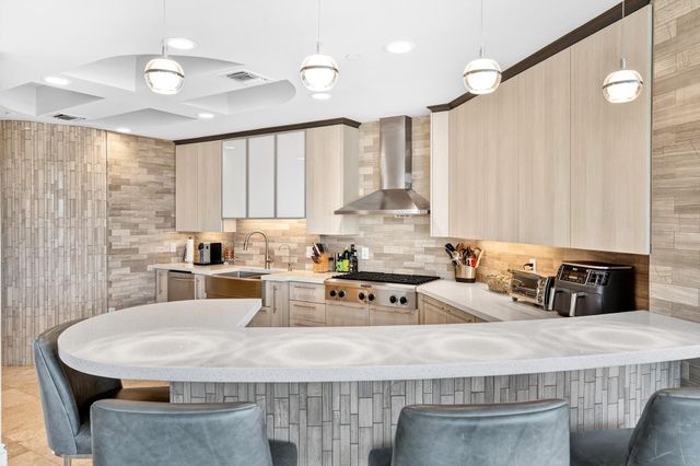 301 Hendricks Isle 6, Fort Lauderdale, FL 33301