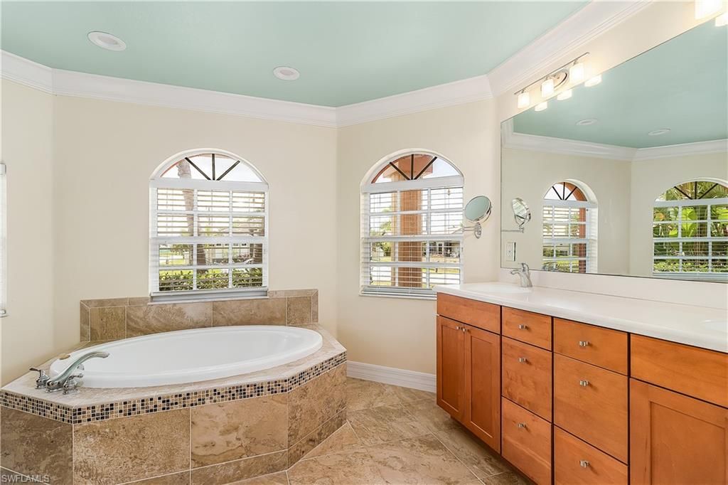 Image 11 of property listing at 1303 SW 43rd LN, Cape Coral, FL 33914