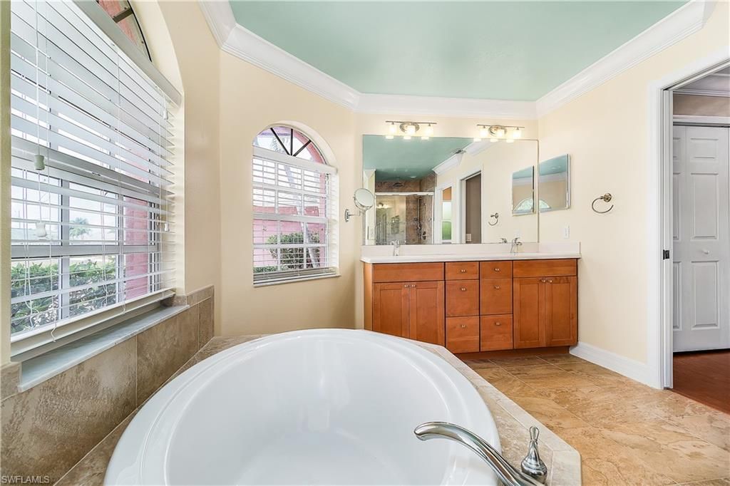 Image 12 of property listing at 1303 SW 43rd LN, Cape Coral, FL 33914
