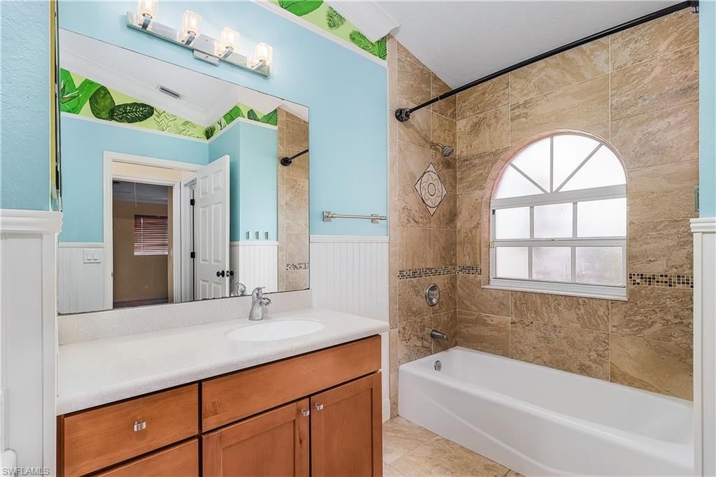 Image 17 of property listing at 1303 SW 43rd LN, Cape Coral, FL 33914