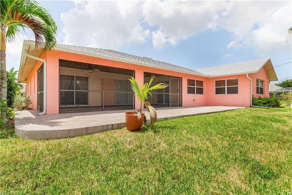 Image 27 of property listing at 1303 SW 43rd LN, Cape Coral, FL 33914