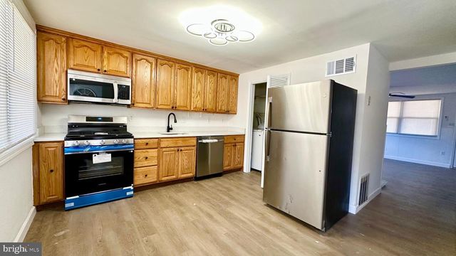 3111 BERO RD, Baltimore, MD 21227