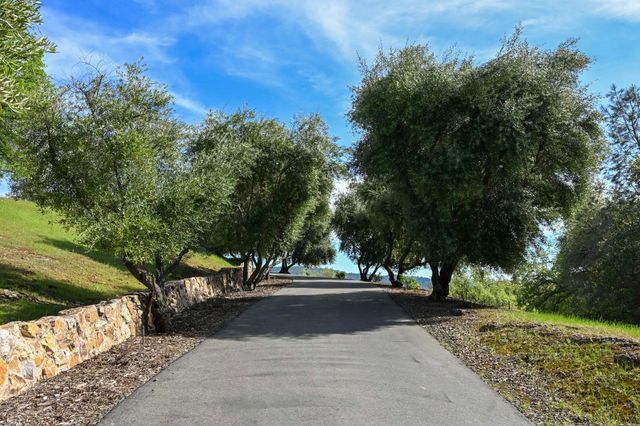 2581 Shirland Tract Rd, Auburn, CA 95603