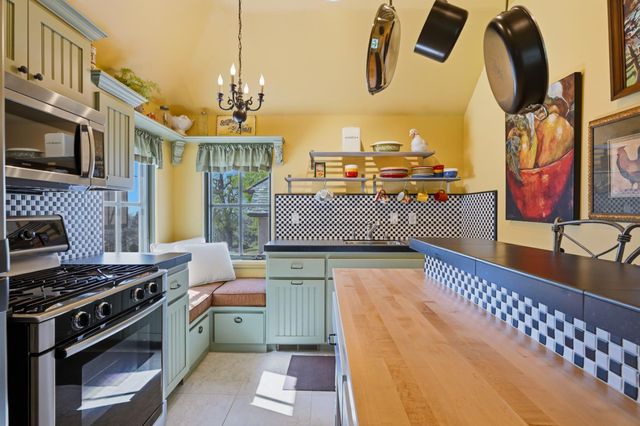 2581 Shirland Tract Rd, Auburn, CA 95603
