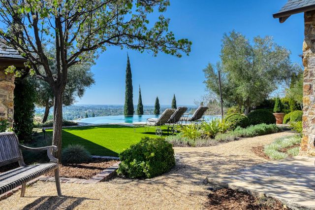 2581 Shirland Tract Rd, Auburn, CA 95603