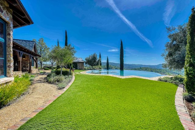 2581 Shirland Tract Rd, Auburn, CA 95603
