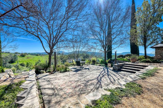 2581 Shirland Tract Rd, Auburn, CA 95603