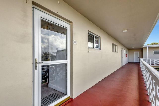2812 Garden Drive S 308, Lake Worth, FL 33461
