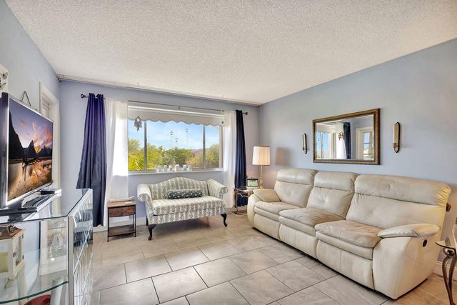2812 Garden Drive S 308, Lake Worth, FL 33461
