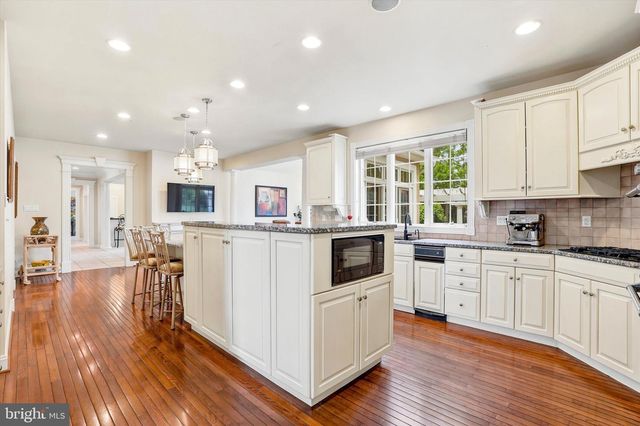 5 WINGATE CT, Flourtown, PA 19031