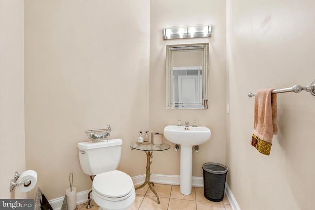 5 WINGATE CT, Flourtown, PA 19031