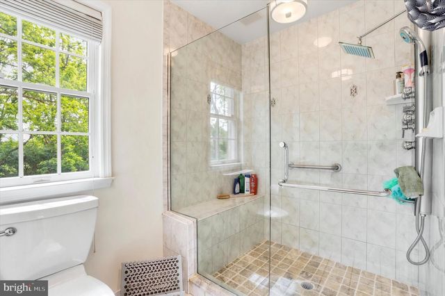 5 WINGATE CT, Flourtown, PA 19031