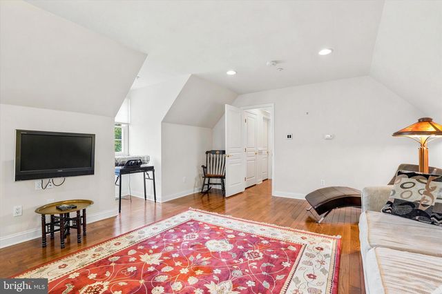 5 WINGATE CT, Flourtown, PA 19031