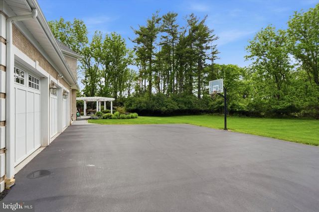 5 WINGATE CT, Flourtown, PA 19031