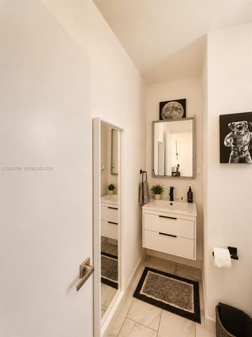 19950 NE 24th Ave 1, Miami, FL 33180