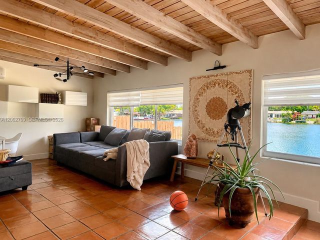 19950 NE 24th Ave 1, Miami, FL 33180
