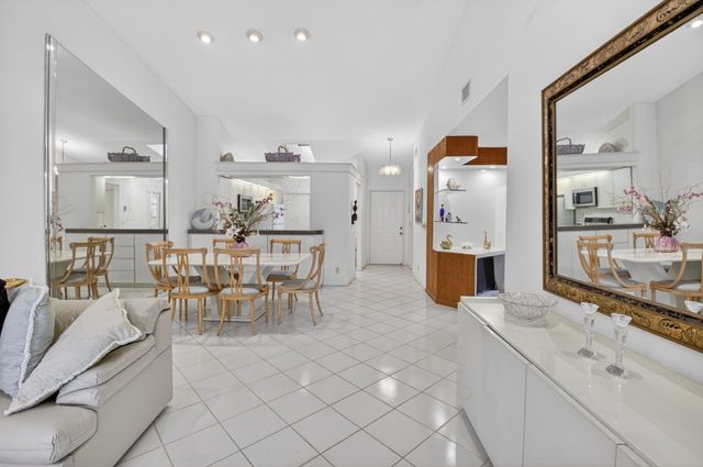 5900 Sunswept Lane A, Boynton Beach, FL 33437