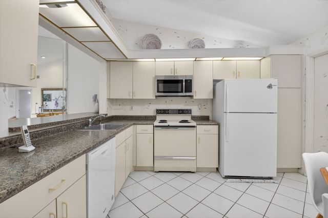 5900 Sunswept Lane A, Boynton Beach, FL 33437