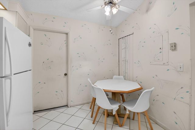 5900 Sunswept Lane A, Boynton Beach, FL 33437