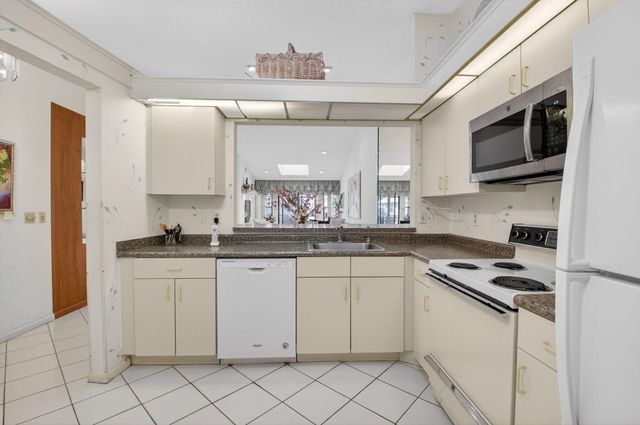 5900 Sunswept Lane A, Boynton Beach, FL 33437