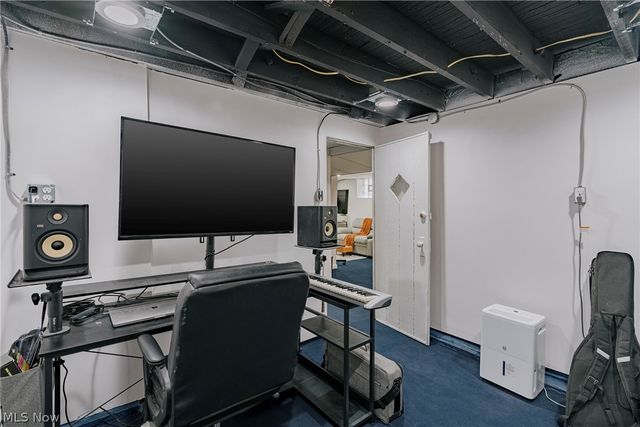 4602 Beta Avenue, Newburgh Heights, OH 44105