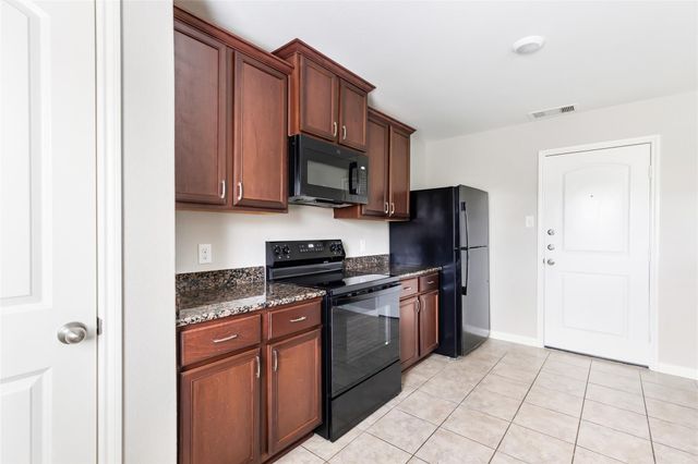 5622 Rainbow Road, Baytown, TX 77523