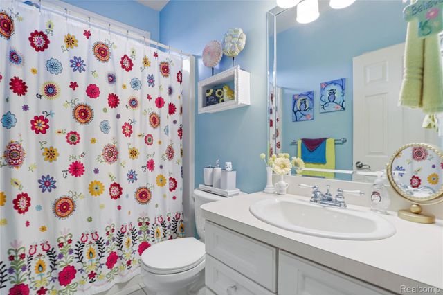 6415 Wailea Court, Grand Blanc Charter Township, MI 48439