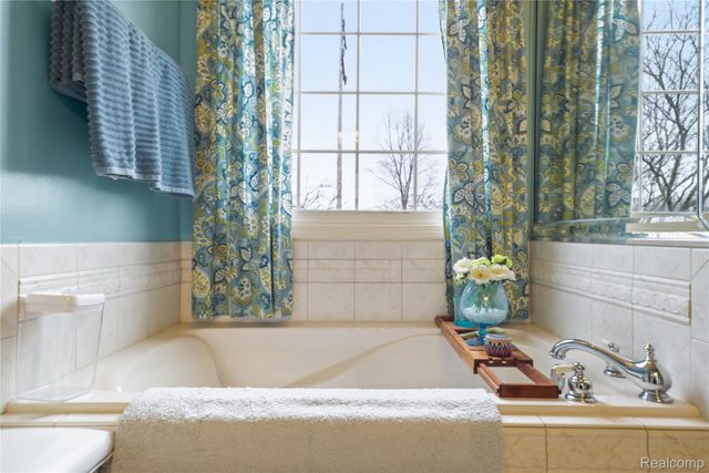 6415 Wailea Court, Grand Blanc Charter Township, MI 48439