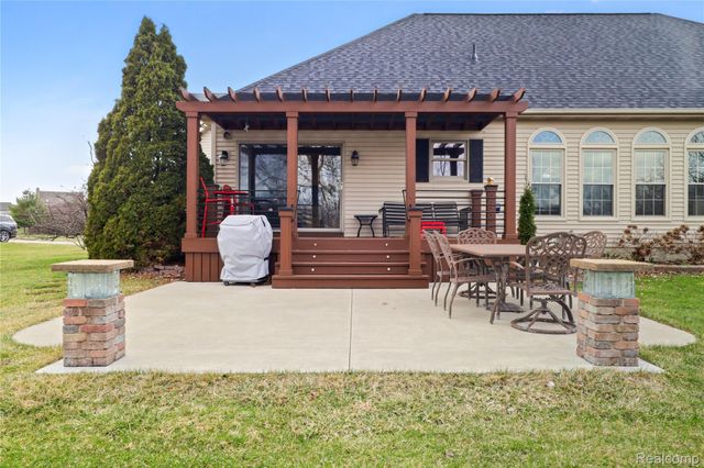 6415 Wailea Court, Grand Blanc Charter Township, MI 48439