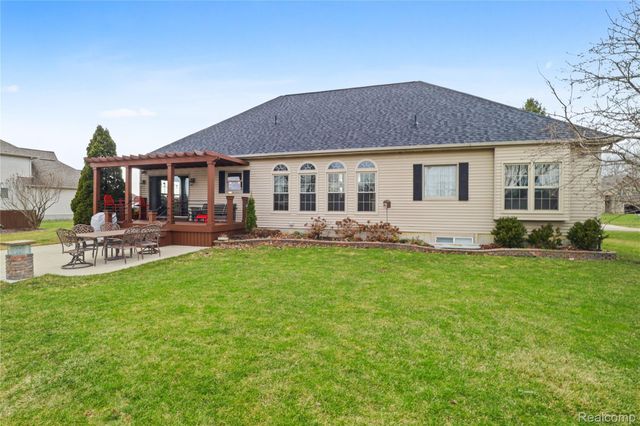 6415 Wailea Court, Grand Blanc Charter Township, MI 48439