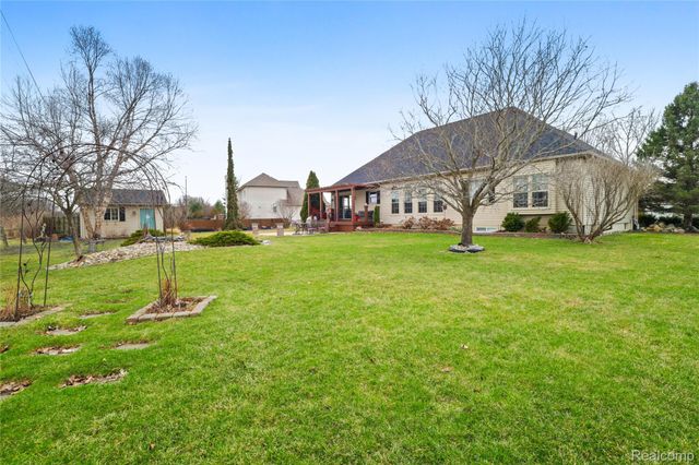 6415 Wailea Court, Grand Blanc Charter Township, MI 48439