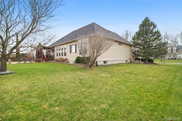 6415 Wailea Court, Grand Blanc Charter Township, MI 48439