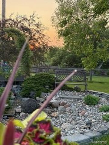 6415 Wailea Court, Grand Blanc Charter Township, MI 48439