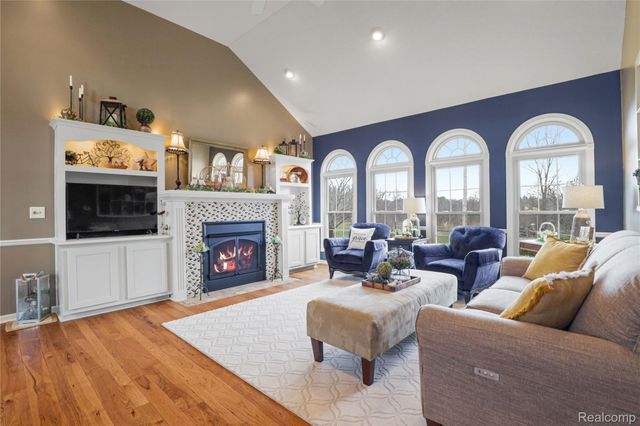 6415 Wailea Court, Grand Blanc Charter Township, MI 48439