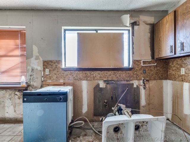 18124 E 4th Street, Tulsa, OK 74108