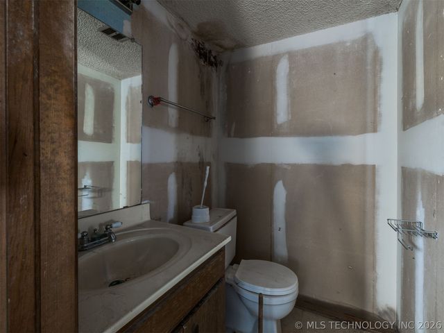 18124 E 4th Street, Tulsa, OK 74108