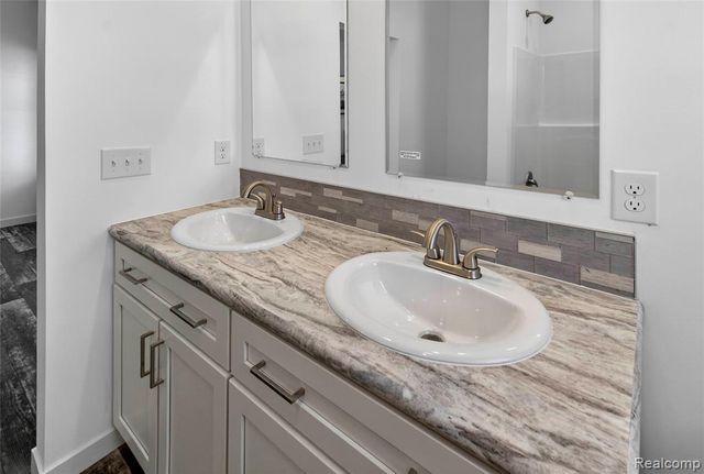 7519 Packard Avenue, Warren, MI 48091