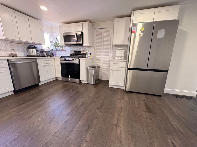 84 Emmet St, Brockton, MA 02302