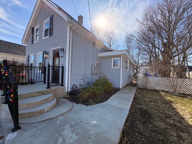 84 Emmet St, Brockton, MA 02302