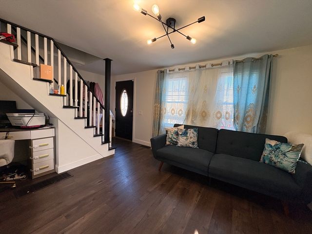 84 Emmet St, Brockton, MA 02302