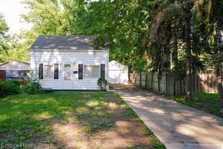 5113 Detroit, Dearborn Heights, MI 48125