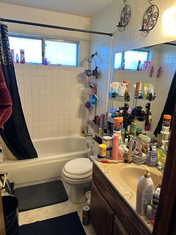 8284 Florintown Way, Sacramento, CA 95828