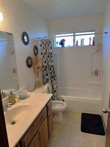 8284 Florintown Way, Sacramento, CA 95828