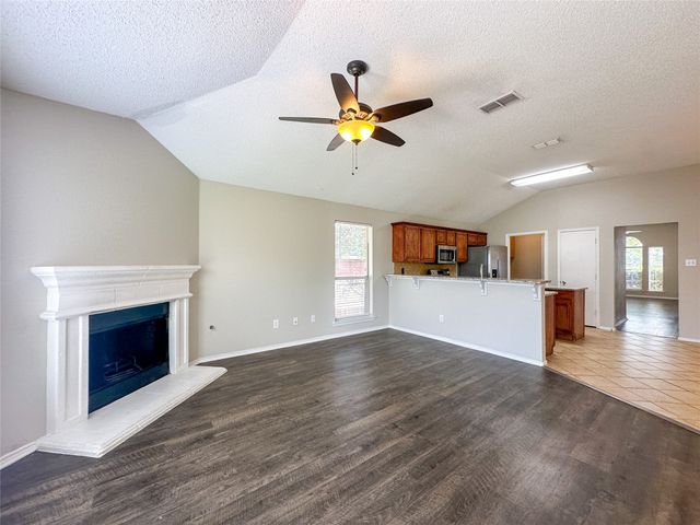 10245 Brea Canyon Road, Fort Worth, TX 76108