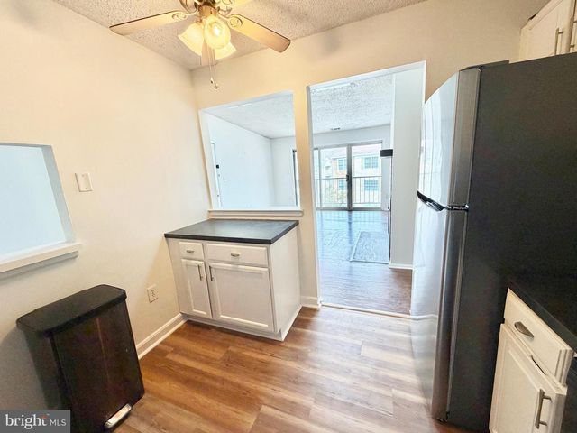 6 HOLLY CT, Hamilton, NJ 08619