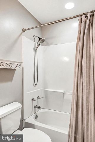 503-B MULBERRY CV, Mount Laurel, NJ 08054