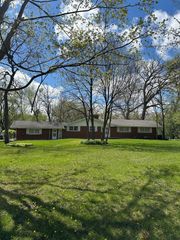 2030 Crestwood Lane, Palatine, IL 60067