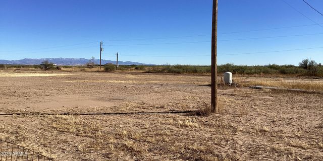 7522 S BEAR TRACK Trail, Willcox, AZ 85643