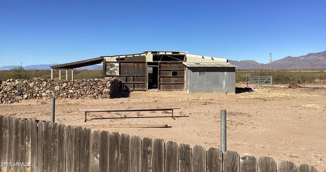 7522 S BEAR TRACK Trail, Willcox, AZ 85643